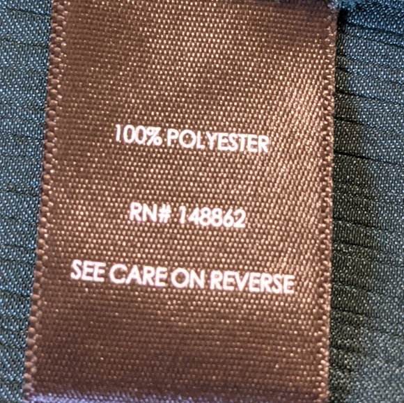 Torrid satin emerald green top. Size O - Picture 5 of 6